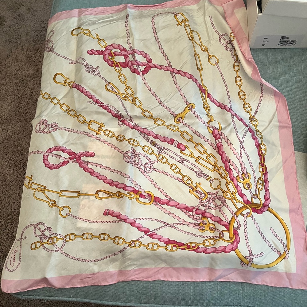 Gucci Pink and Gold Chain Print Scarf